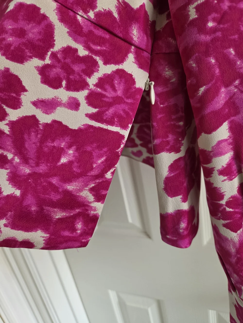 J.Crew‎ Pink Floral Satin V-Neck Blouse Magenta Shaded Rose Button Front Size 12